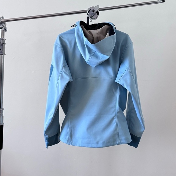 Vintage Arc'teryx Epsilon LT Hoody Jacket Women’s - Picture 9 of 15